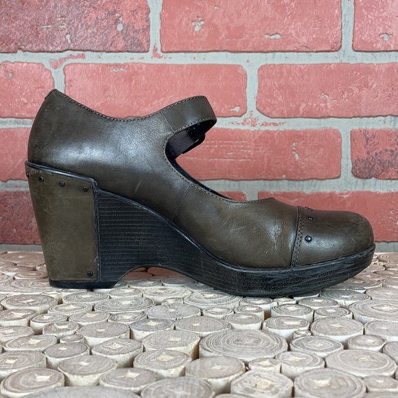 Dansko Fanny Studded Gray and Brown Taupe Maryjane Wedge 9.5 - Picture 6 of 16